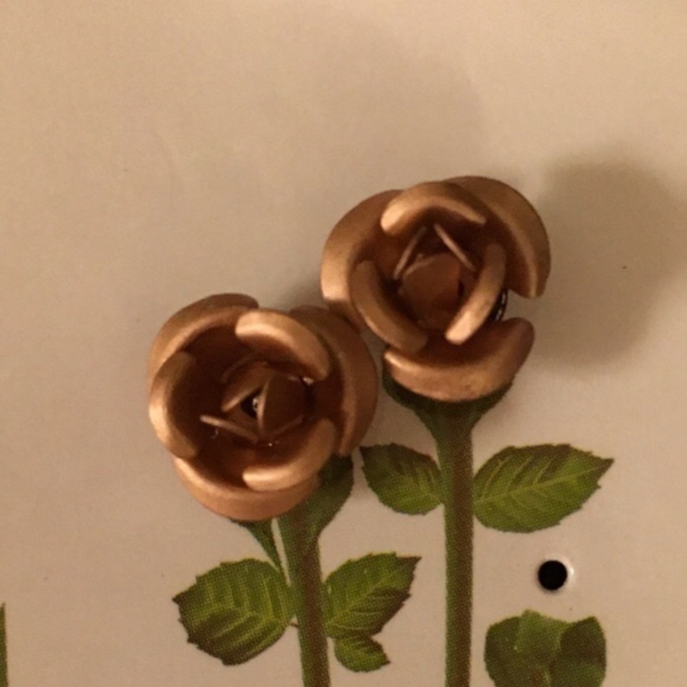 Avon Vintage Rose Gold Post Earrings 1/4" round Nwot